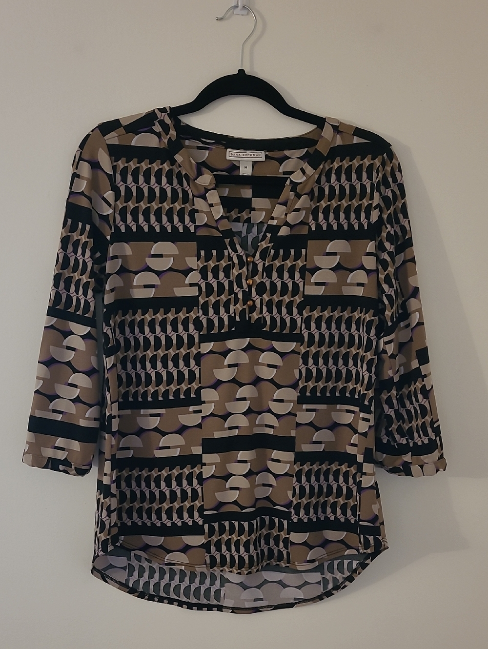 Dana Buchman Black and Tan Geometric Print Split V-Neck Blouse Size Med
